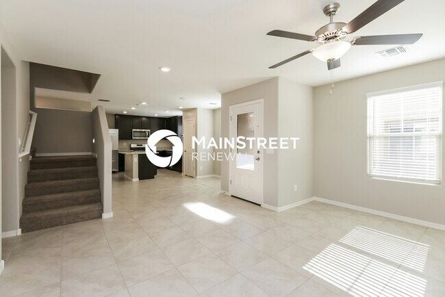Building Photo - 4 Bedroom Pet-Friendly Home in Phoenix, AZ with Main Street Renewal