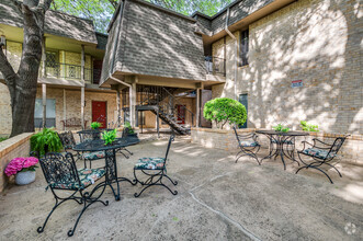 Building Photo - 4320 Bellaire Dr S