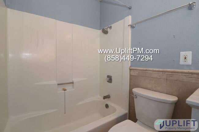 Building Photo - 1225 Capistrano Ave