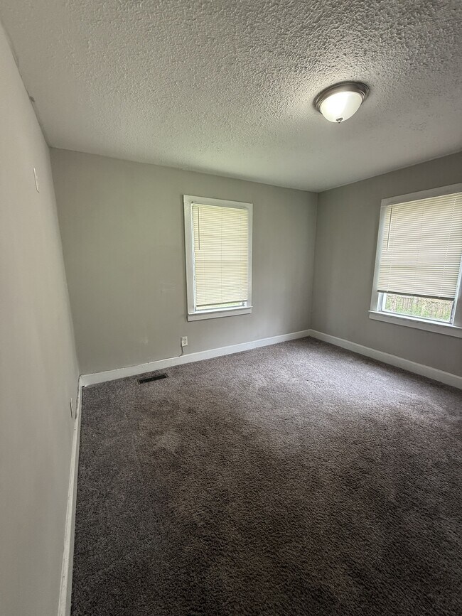 Building Photo - 5107 5th St N