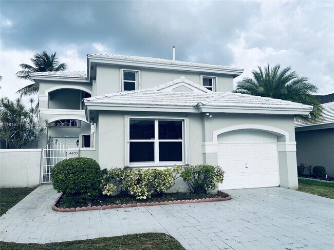 Building Photo - 4805 SW 154th Ave