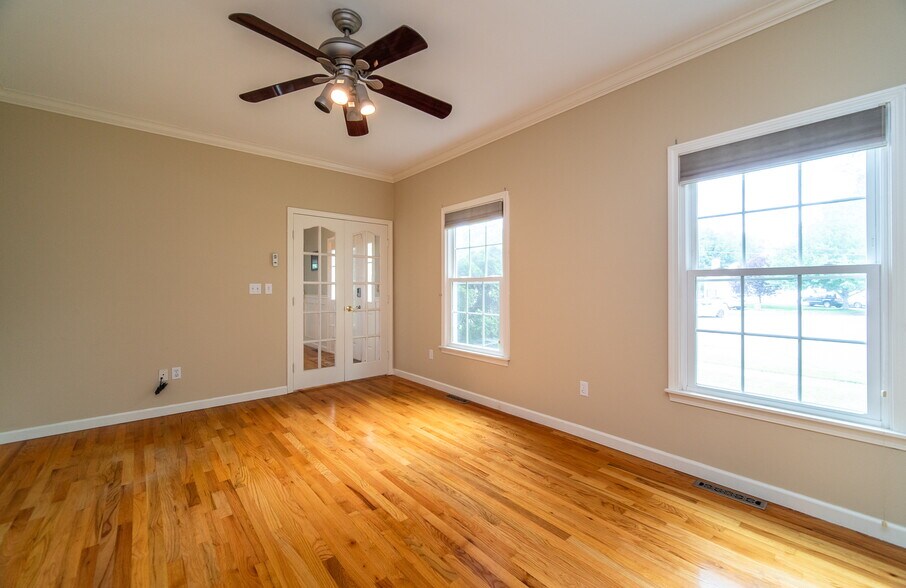 Building Photo - 155 Torsey St