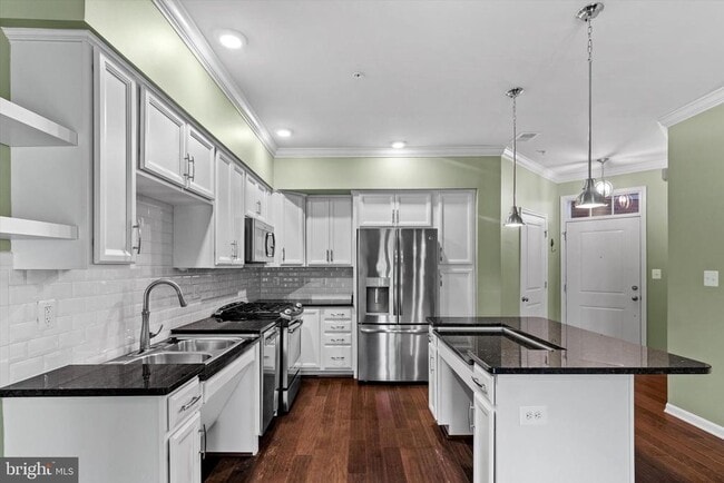 Building Photo - 43031 Foxtrail Woods Terrace