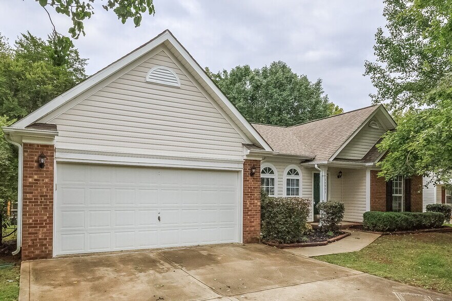 Building Photo - 14903 Cane Field Dr