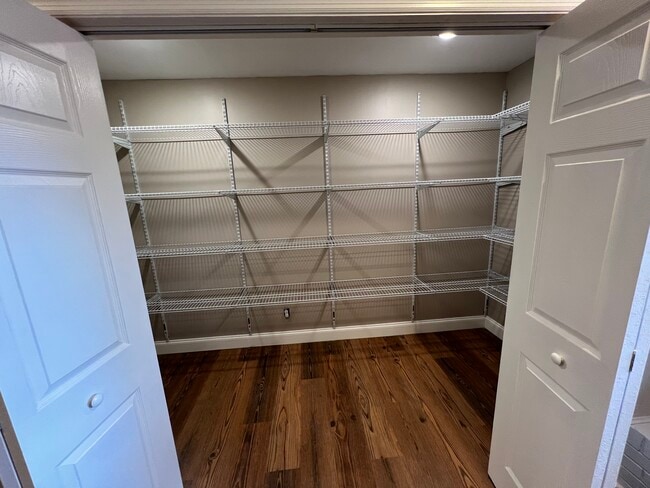 Building Photo - 2038 Conway Dr