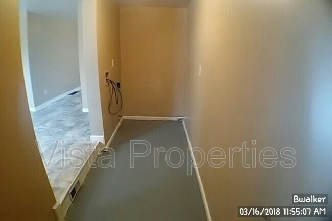 Building Photo - 420 Marret Ave
