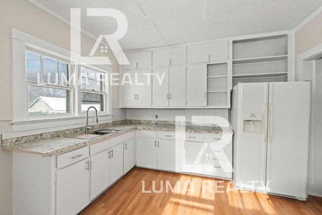 Building Photo - 1139 Pursell Ave