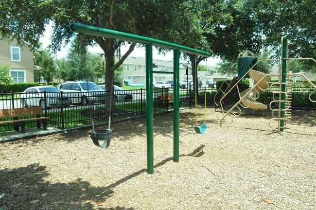 Building Photo - 7948 Edgewood Forest Dr