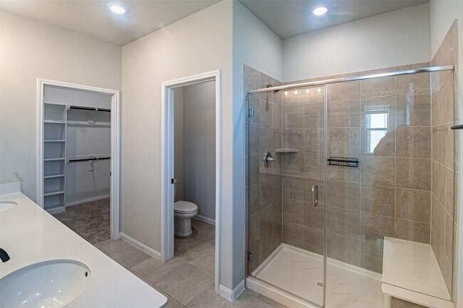 Building Photo - 16018 Oregon Oak Dr