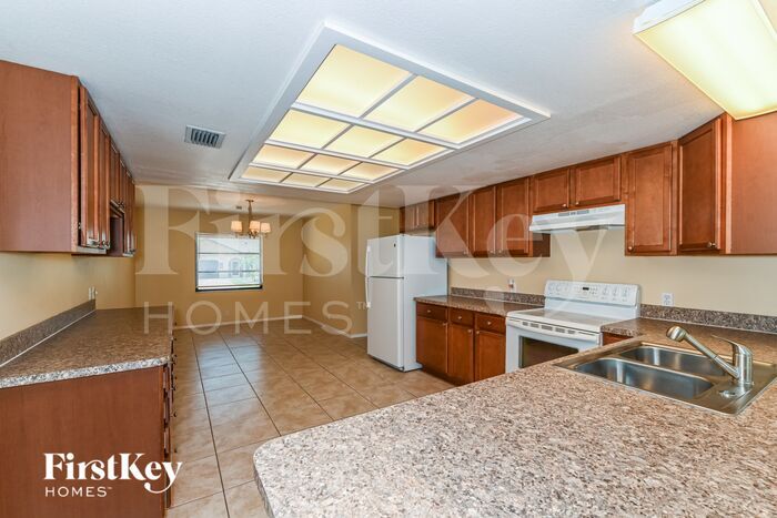 Building Photo - 2511 Broad Ranch Dr