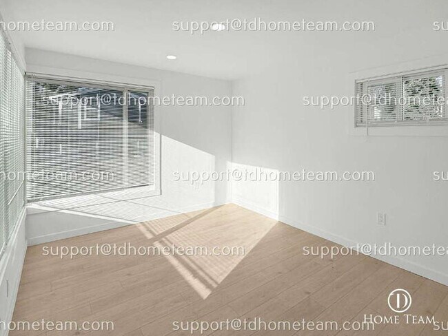 Building Photo - 9237 36th Ave S