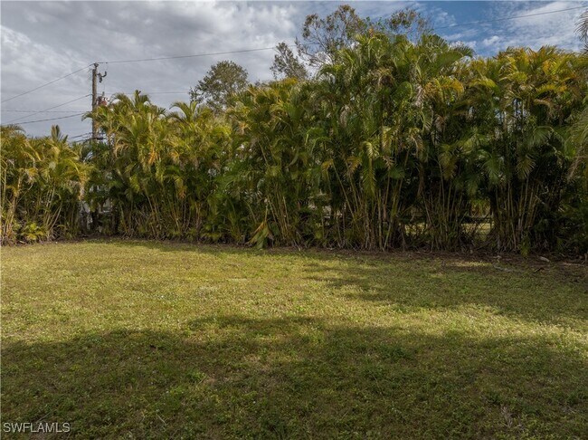 Building Photo - 709 SE 10th Pl