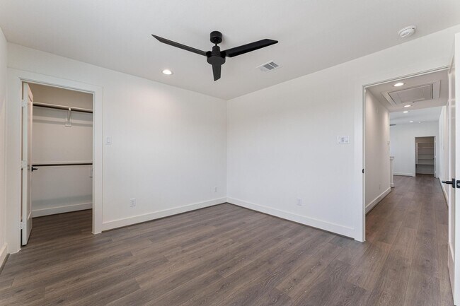 Building Photo - 2753 Sunny Briar Dr