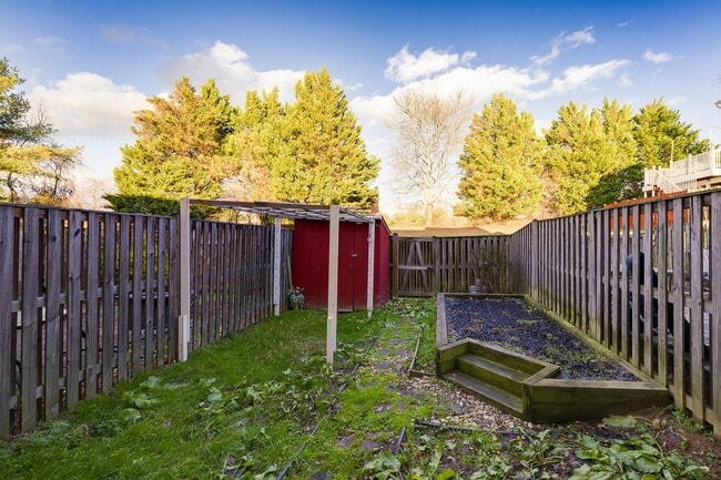 Building Photo - Beautiful Townhome Near Gunner's Lake in Germantown