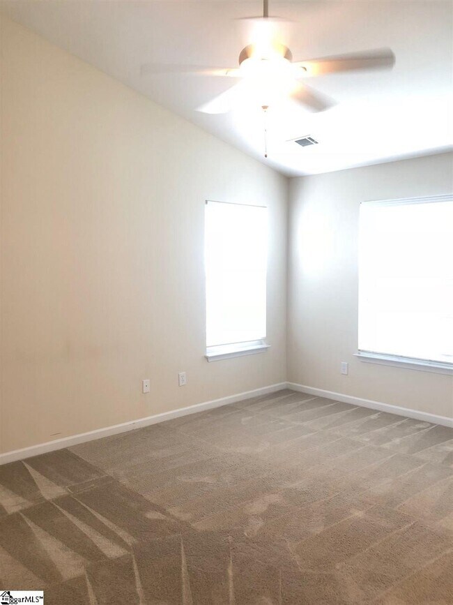 Building Photo - 210 Elise Dr