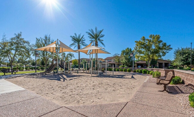 Building Photo - 622 W San Carlos Way