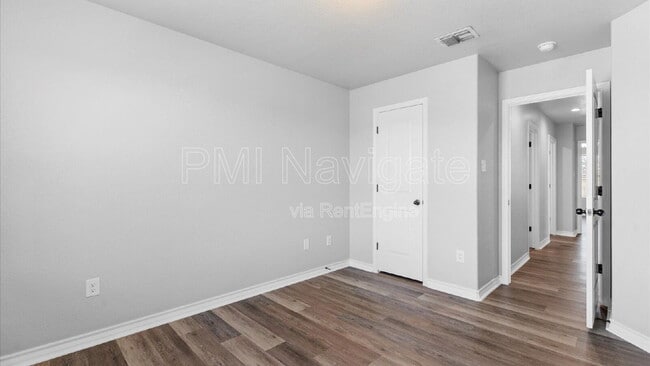 Building Photo - 6962 Lakeview Dr.