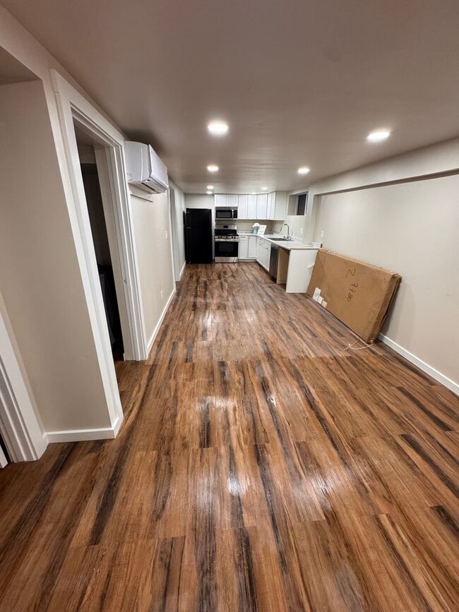 Building Photo - Newly Remodeled Duplex