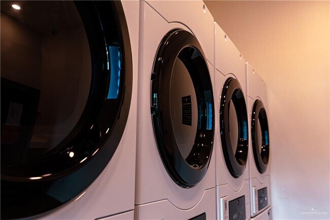 Building Photo - 11 S Ware Rd