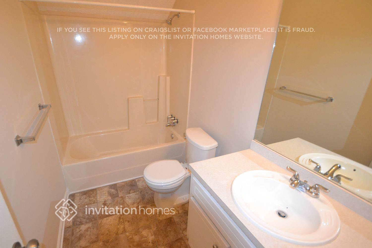 Building Photo - 445 Raven Dr