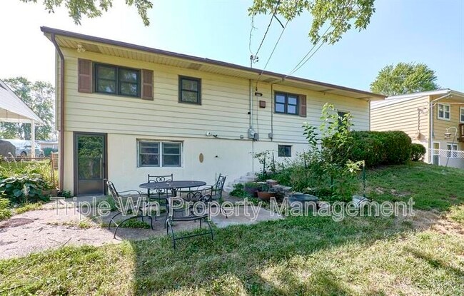 Building Photo - 10531 Fabick Dr