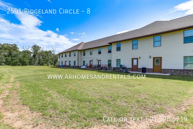 Building Photo - 2501 Ridgeland Cir