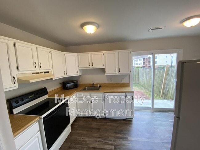 Building Photo - 109 Powhatan Ct