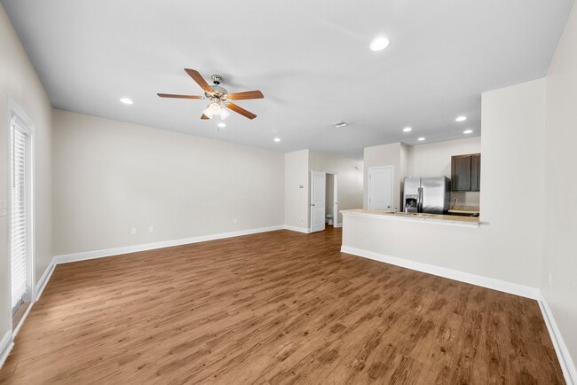 Building Photo - 5980 Callaway Cir