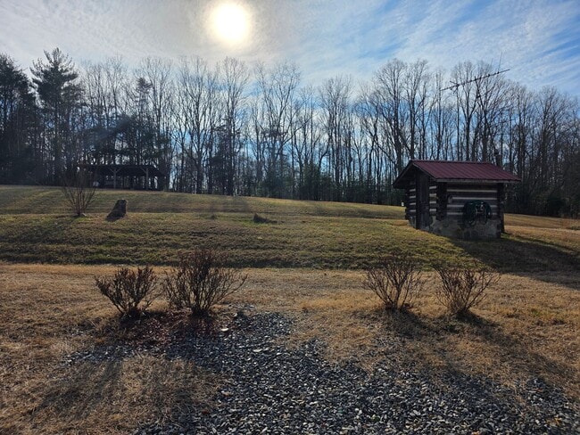 Building Photo - Cozy 3BR/2BA Cabin with Stunning Mountain Views