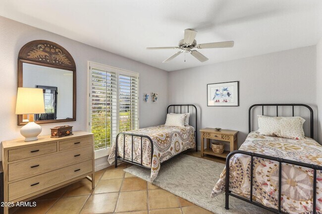 Building Photo - 7620 E Vía Del Placito