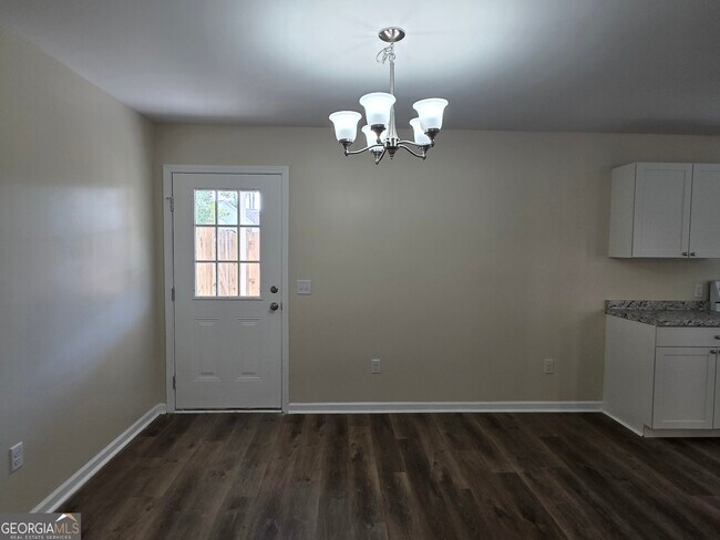 Building Photo - 113 Towne Pk E Dr