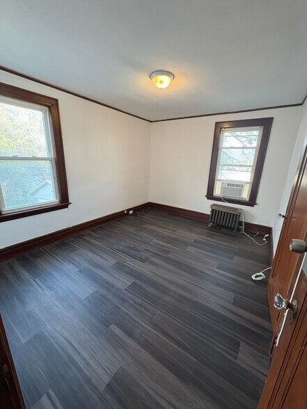 Building Photo - 56 Chapman Pl