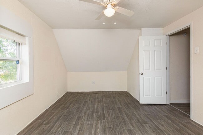 Building Photo - 1209 S Randolph St