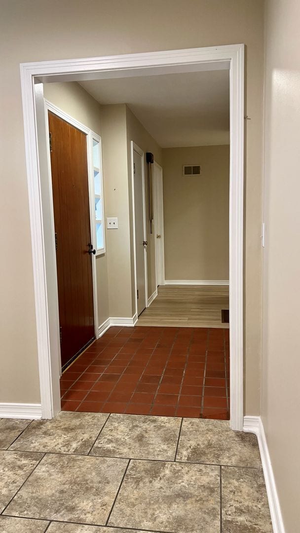 Building Photo - 1404 Melrose Dr