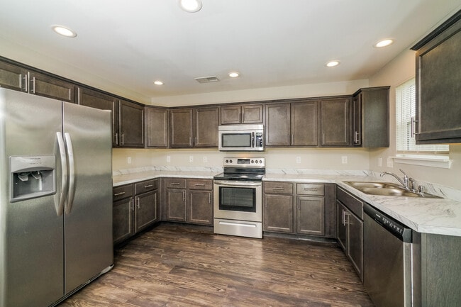 Building Photo - 2201 Walcot Way