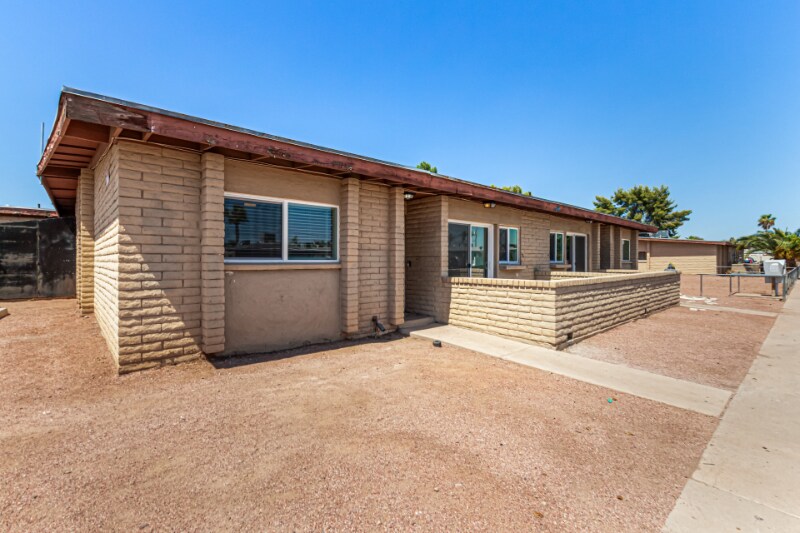 Building Photo - 5946 W Rose Ln