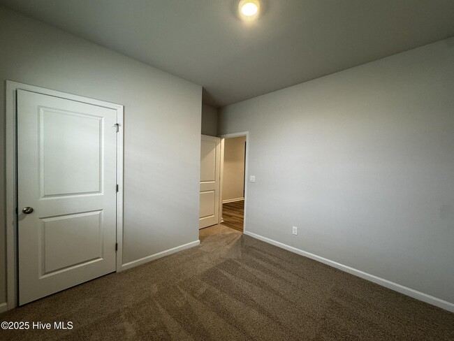 Building Photo - 2084 Willowleaf Dr