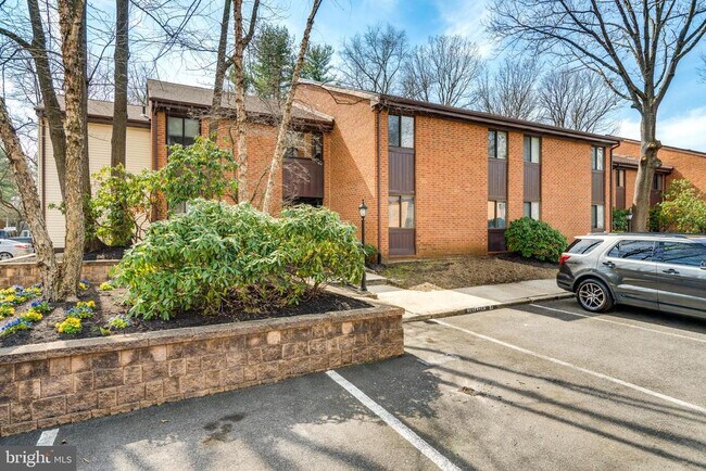Building Photo - 102B Kelly Cove