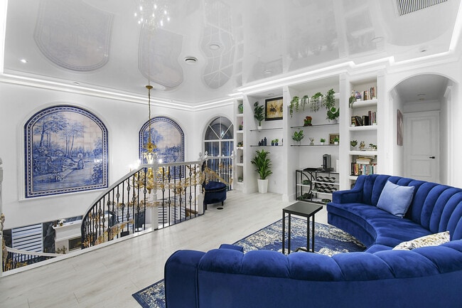 Primary Photo - 377 Squire Dr