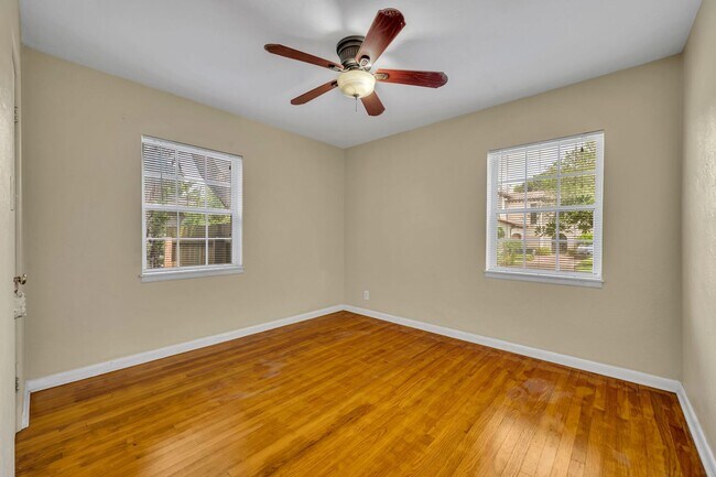 Building Photo - 1816 Mizell Ave