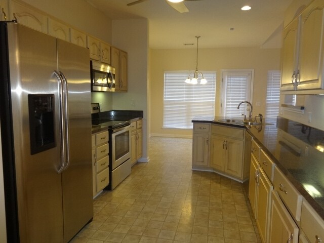 Building Photo - 5552 Craftwood Dr