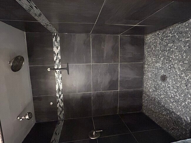 Building Photo - 233 Natoma Ave