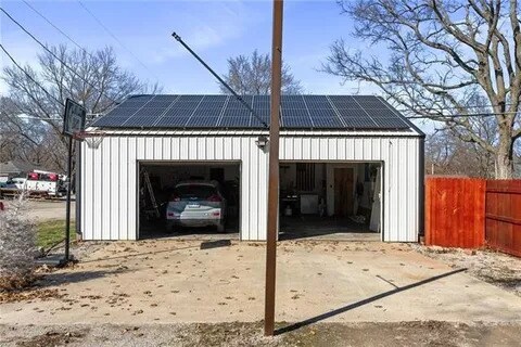 Building Photo - 630 W Locust St