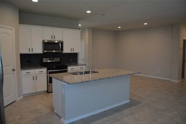 Building Photo - 13919 Leigh Lake Ln