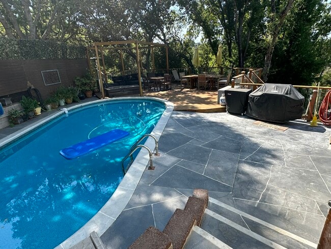 Building Photo - 819 Villa Vista St