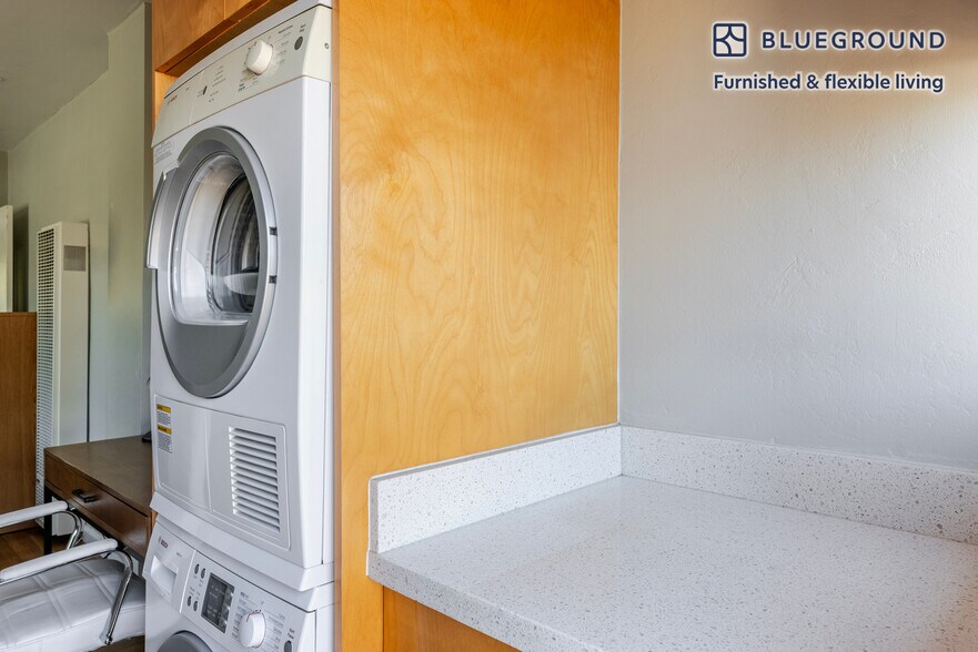 Building Photo - 325 Hawthorne Ave