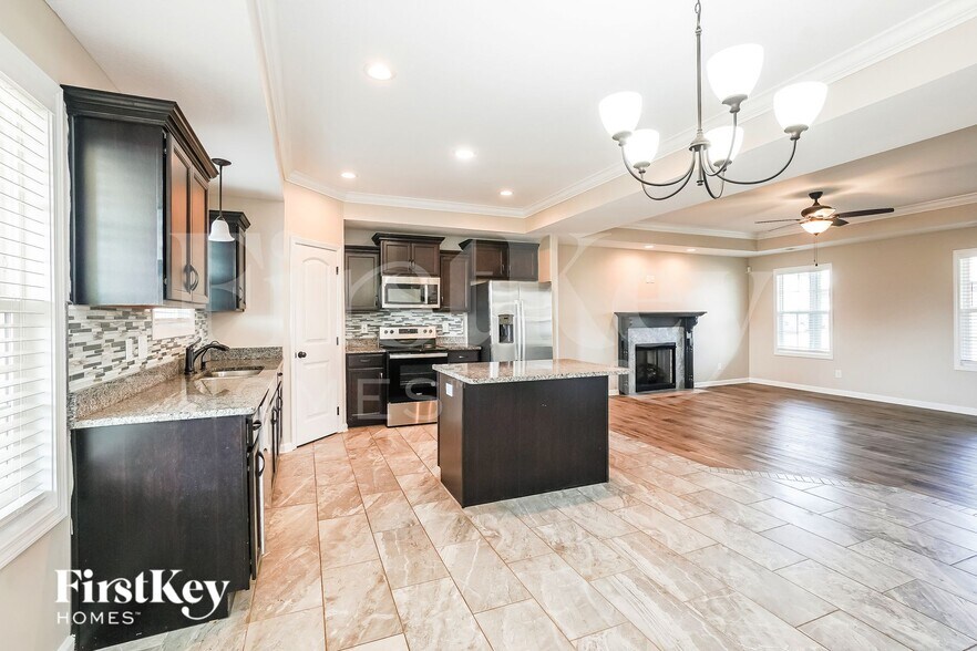 Building Photo - 1544 Kestrel Dr