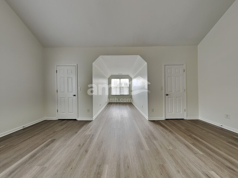 Building Photo - 5622 Falls Ridge Ln