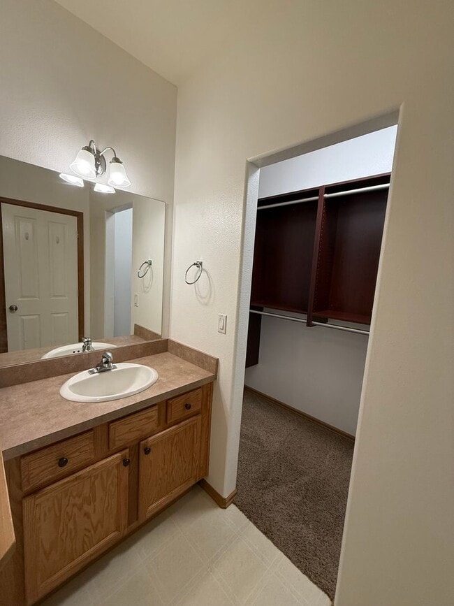 Building Photo - Fantastic 3 Bed/2 Bath Single Family Home in SE Bend