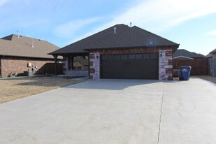 Building Photo - 20558 Pioneer Dr